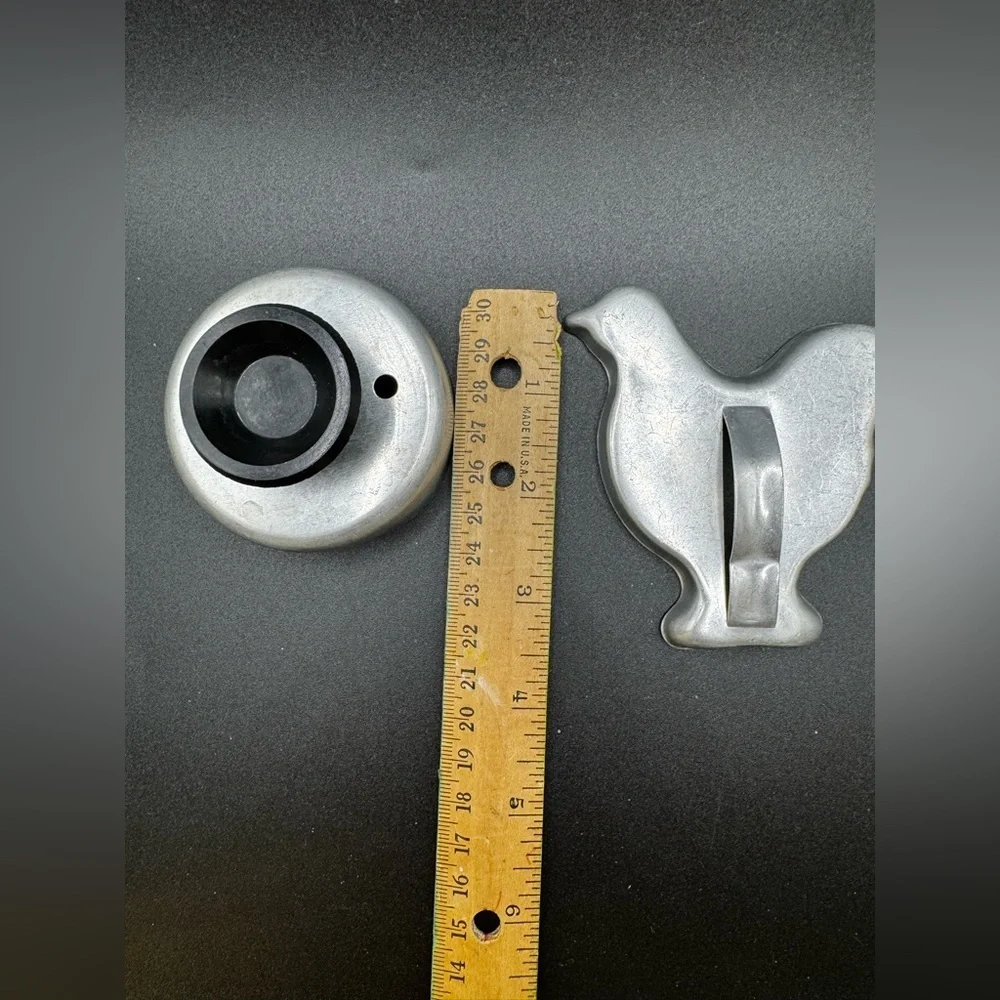 Set of 2 Vintage Small Aluminum Circle and Chicken Cookie Cutters Metal Molds